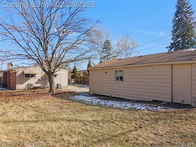 318 S Wildwood Street, Westland, MI 48186