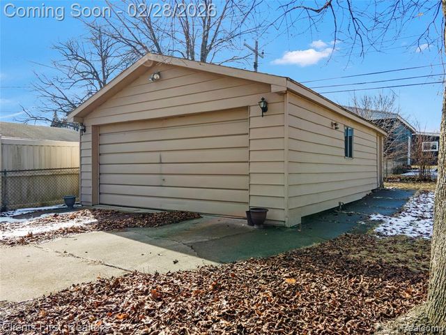318 S Wildwood Street, Westland, MI 48186