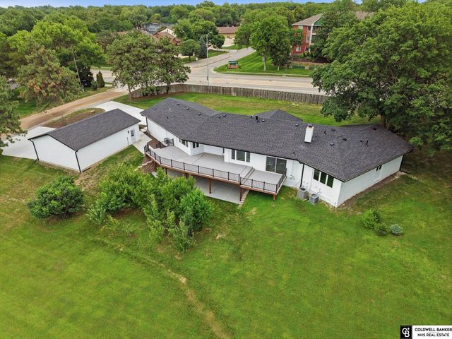 2505 S 70th Street, Lincoln, NE 68506