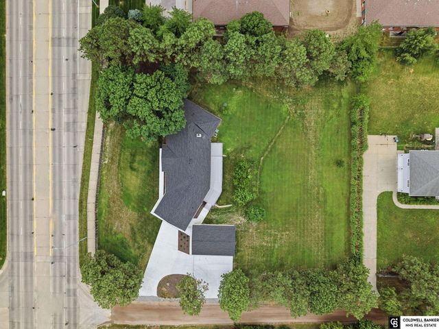 2505 S 70th Street, Lincoln, NE 68506