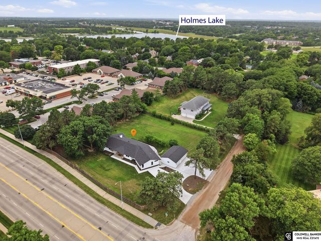 2505 S 70th Street, Lincoln, NE 68506