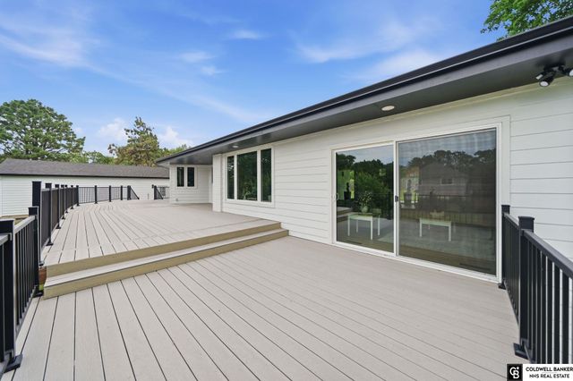 2505 S 70th Street, Lincoln, NE 68506