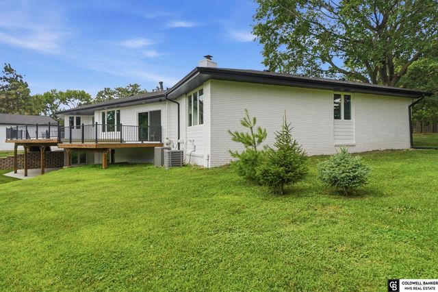 2505 S 70th Street, Lincoln, NE 68506