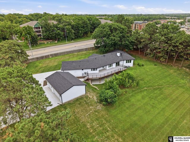 2505 S 70th Street, Lincoln, NE 68506