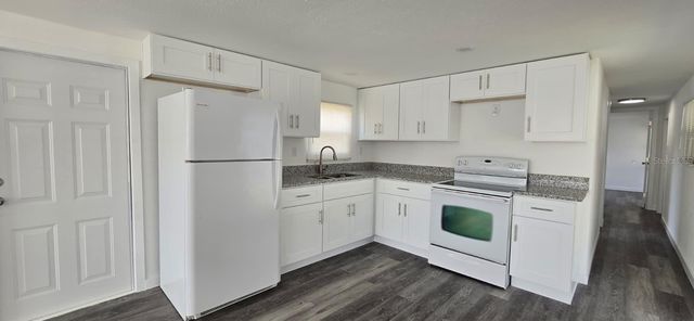 805 E LIVE OAK STREET, Wildwood, FL 34785