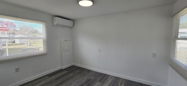 805 E LIVE OAK STREET, Wildwood, FL 34785