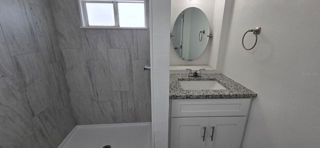 805 E LIVE OAK STREET, Wildwood, FL 34785