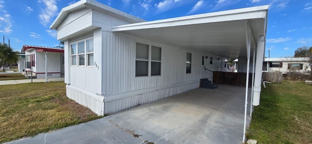 805 E LIVE OAK STREET, Wildwood, FL 34785