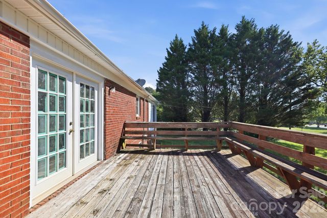 310 Roy Eaker Road, Cherryville, NC 28021