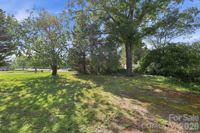 310 Roy Eaker Road, Cherryville, NC 28021