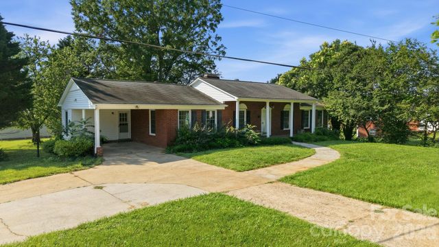 310 Roy Eaker Road, Cherryville, NC 28021