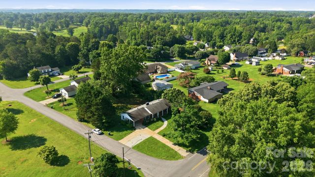 310 Roy Eaker Road, Cherryville, NC 28021