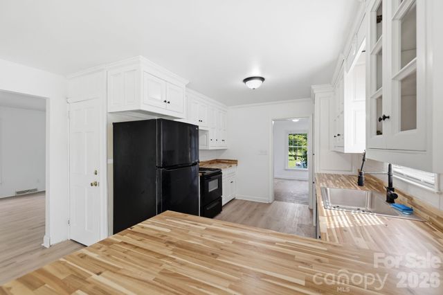 310 Roy Eaker Road, Cherryville, NC 28021