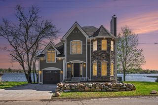 2382 Jackson Boulevard, Highland Twp, MI 48356