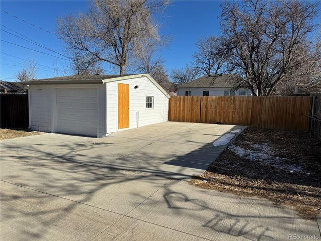 1671 Oswego St, Aurora, CO 80010