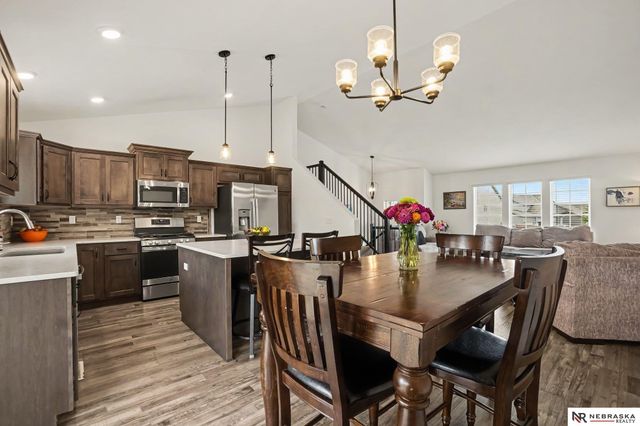 17601 Palisades Drive, Omaha, NE 68136