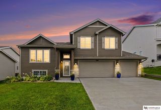 17601 Palisades Drive, Omaha, NE 68136