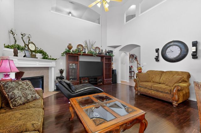 232 Wellington Drive, Desoto, TX 75115