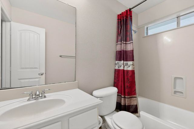 232 Wellington Drive, Desoto, TX 75115