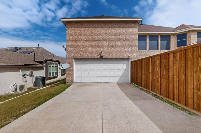 232 Wellington Drive, Desoto, TX 75115