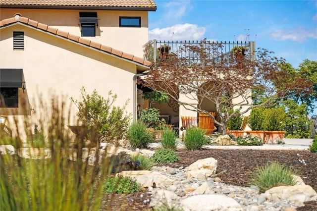 927 Osos Way, Paso Robles, CA 93446