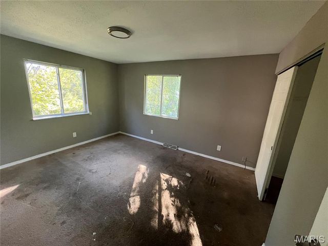 356 Scenic Drive, St Louis, MO 63137