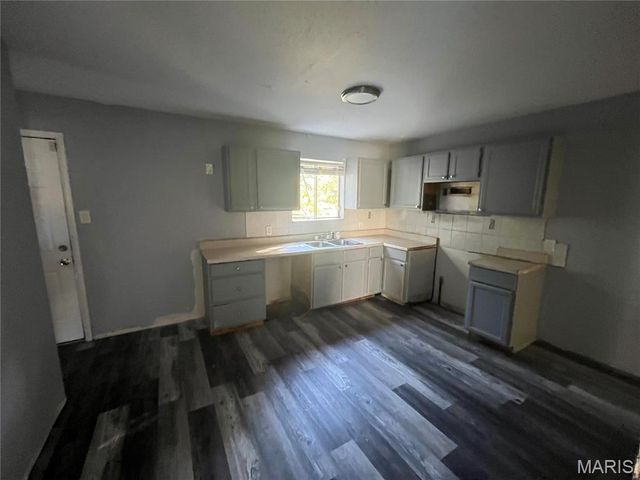 356 Scenic Drive, St Louis, MO 63137