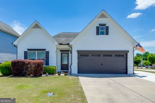 381 Eagles Bluff Way, Hoschton, GA 30548