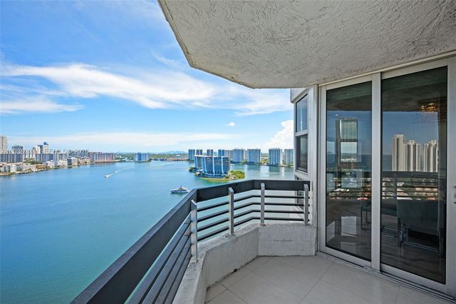 19101 NE 36th Court 2912, Aventura, FL 33180
