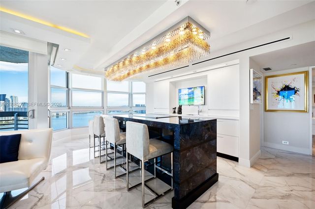 19101 NE 36th Court 2912, Aventura, FL 33180