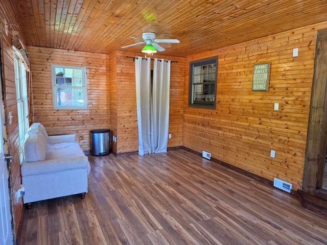4887 KY-11, Cannon, KY 40923