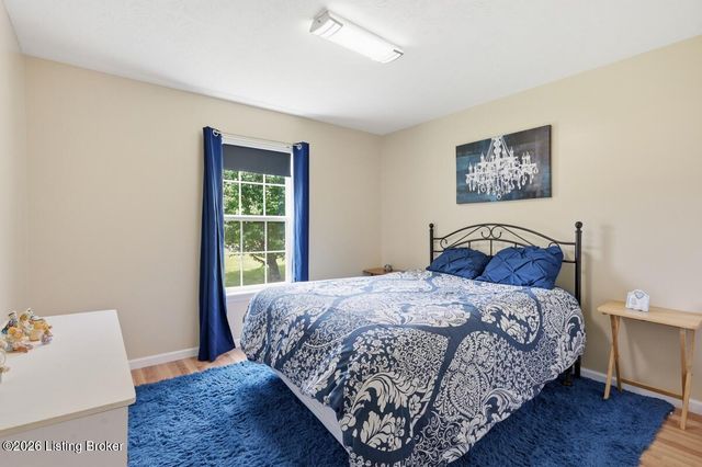 94 Willowbrook Ct, Fisherville, KY 40023