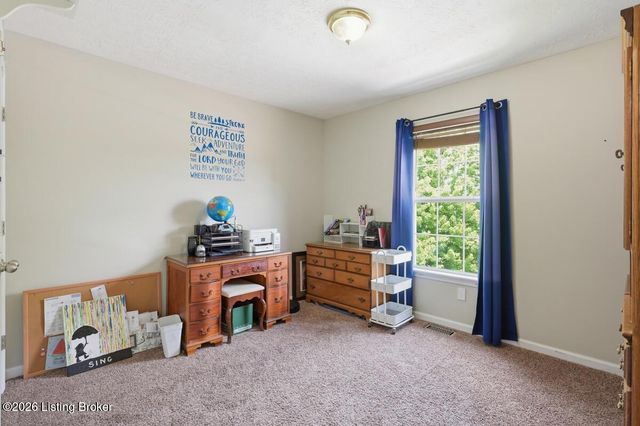 94 Willowbrook Ct, Fisherville, KY 40023