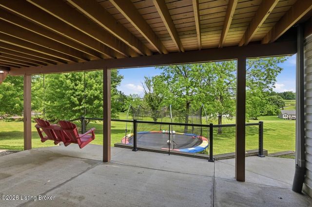 94 Willowbrook Ct, Fisherville, KY 40023