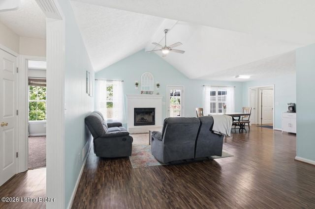 94 Willowbrook Ct, Fisherville, KY 40023