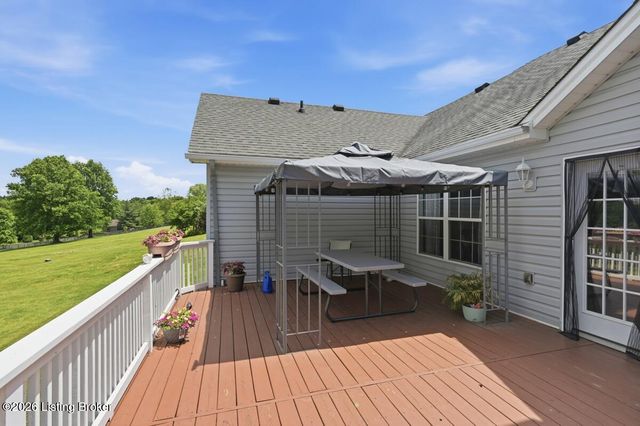 94 Willowbrook Ct, Fisherville, KY 40023
