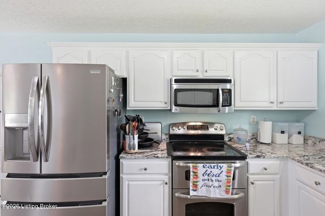 94 Willowbrook Ct, Fisherville, KY 40023