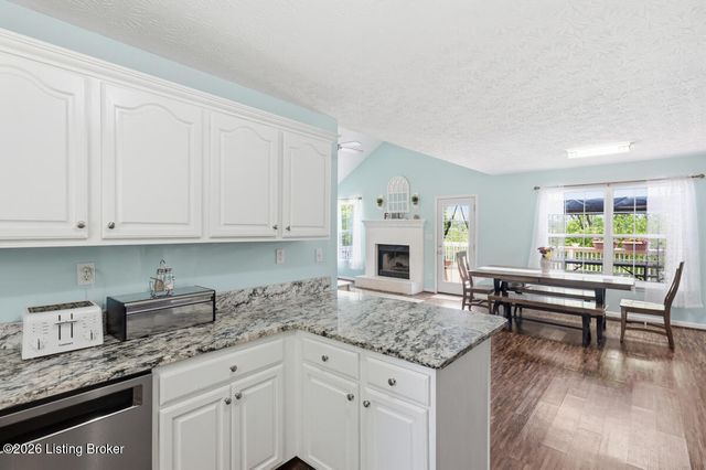 94 Willowbrook Ct, Fisherville, KY 40023