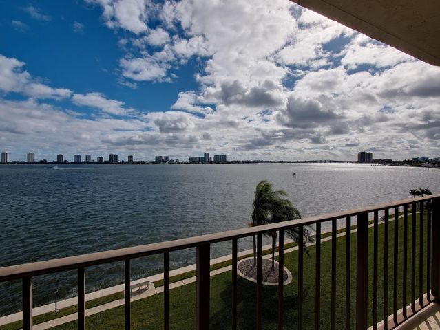 801 Lake Shore Drive 502, Lake Park, FL 33403