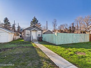 404 S 15Th Ave, Yakima, WA 98902