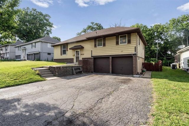 1912 Shearer Road, Kansas City, KS 66106