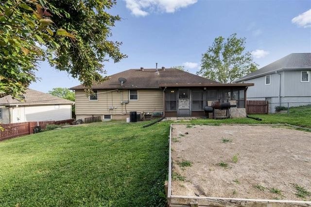 1912 Shearer Road, Kansas City, KS 66106