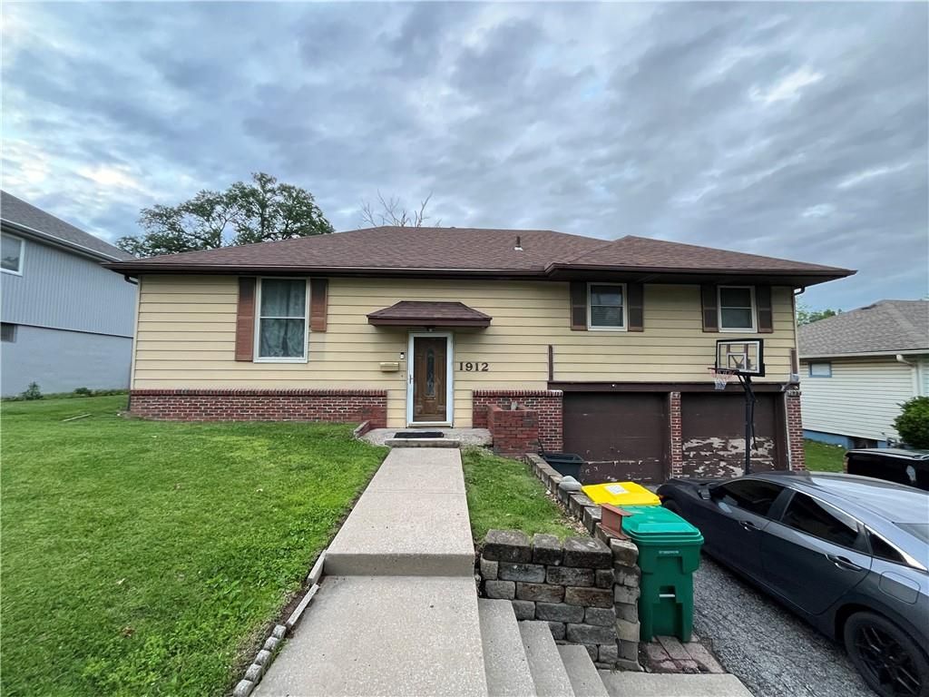 1912 Shearer Road, Kansas City, KS 66106