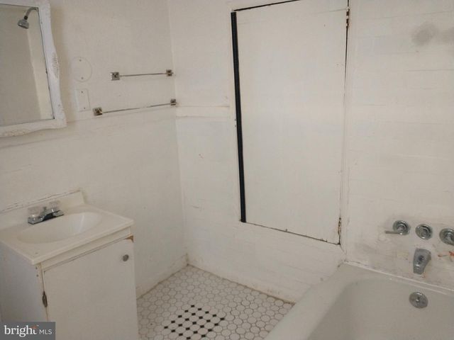 840 N 63RD ST, Philadelphia, PA 19151