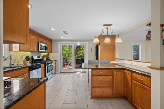 9 Garrison Lane, Madbury, NH 03823