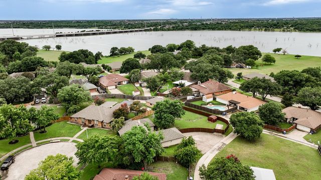 6809 Fawn Valley Place, Rowlett, TX 75089