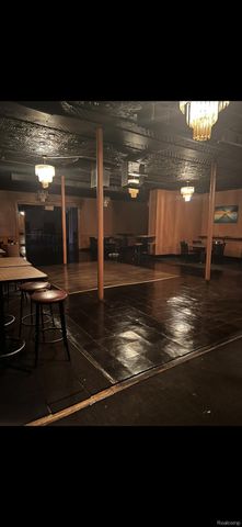 9851 CHALMERS Street, Detroit, MI 48213