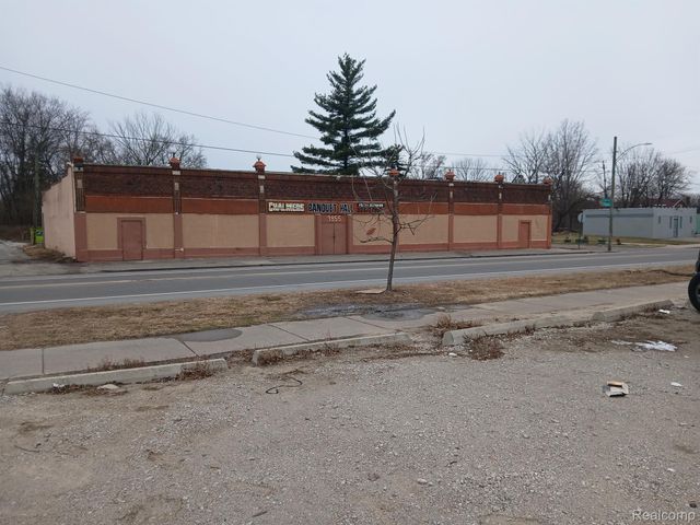9851 CHALMERS Street, Detroit, MI 48213