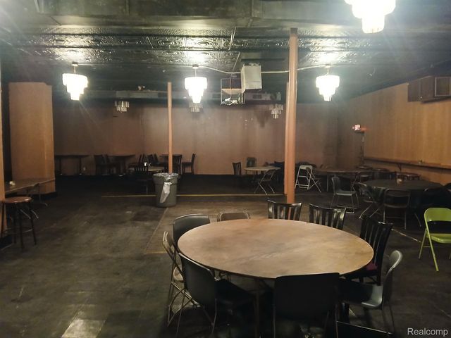 9851 CHALMERS Street, Detroit, MI 48213