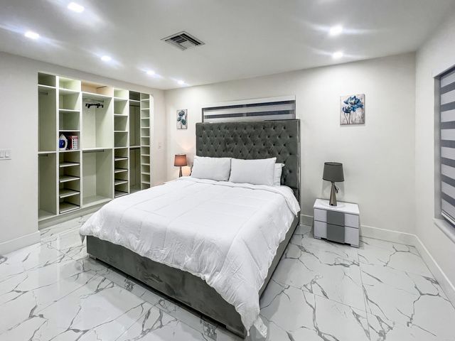 1828 S Meadow Court 1828, West Palm Beach, FL 33406